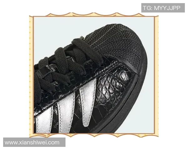 足球明星进场运动鞋的魅力与科技结合,助力球场表现与时尚风潮的完美交融